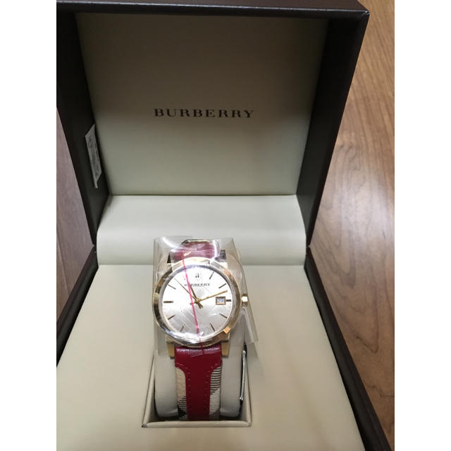 BURBERRY(バーバリー)のBurberry♡腕時計♡新品未使用 レディースのファッション小物(腕時計)の商品写真