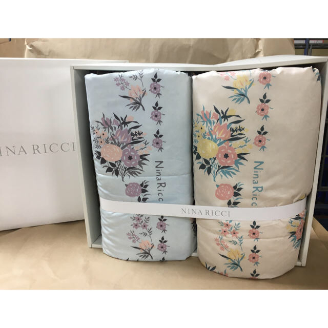 NINA RICCI(ニナリッチ)の【あさがお様専用】【更に値下げ】ニナリッチ 羽毛肌掛け布団セット 新品未使用 インテリア/住まい/日用品の寝具(布団)の商品写真