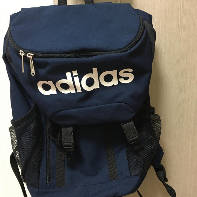 adidas(アディダス)のリュック レディースのバッグ(リュック/バックパック)の商品写真