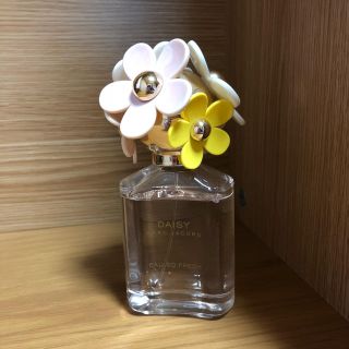 マークバイマークジェイコブス(MARC BY MARC JACOBS)のMARC JACOBS 香水 デイジー オー ソー フレッシュ (香水(女性用))