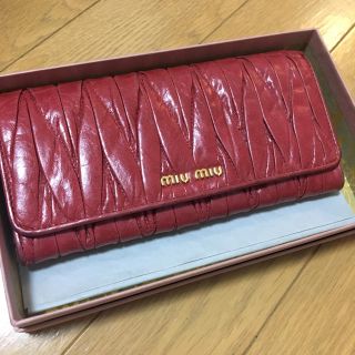 ミュウミュウ(miumiu)のmiumiu 財布(財布)