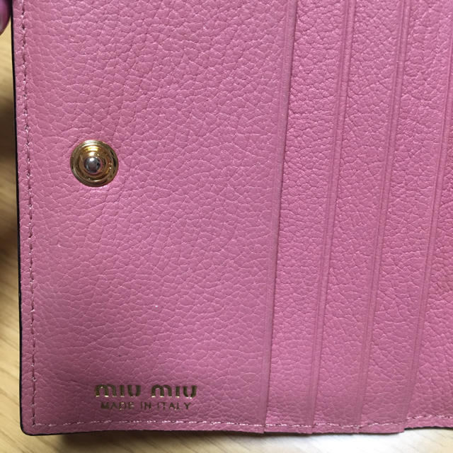 miumiu(ミュウミュウ)のmiu miu 正規品 ハート ミニ財布 レディースのファッション小物(財布)の商品写真