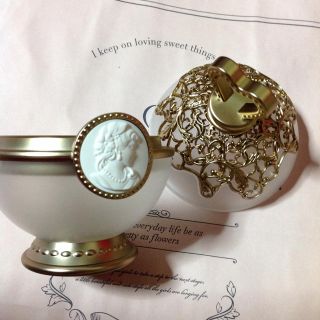 Les Merveilleuses Laduree ラデュレ チーク ポット 限定品の通販 By ななし S Shop レメルヴェイユーズラデュレ ならラクマ Les Merveilleuses Laduree ラデュレ チーク ポット 限定品の通販 By ななし S Shop レメルヴェイユーズラデュレ ならラクマ