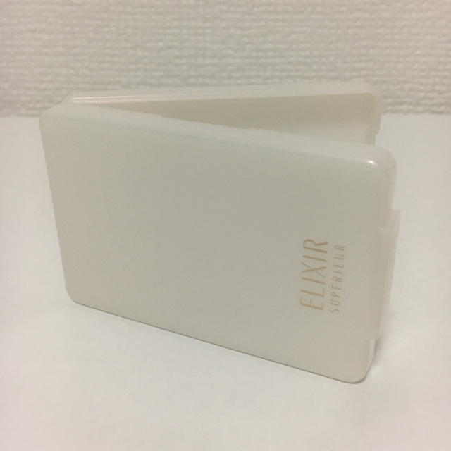 ELIXIR(エリクシール)のエリクシール  パフ&専用ケース コスメ/美容のベースメイク/化粧品(その他)の商品写真