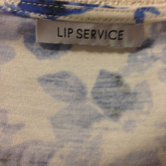 LIP SERVICE(リップサービス)のLIP SERVICE Tシャツ レディースのトップス(Tシャツ(半袖/袖なし))の商品写真