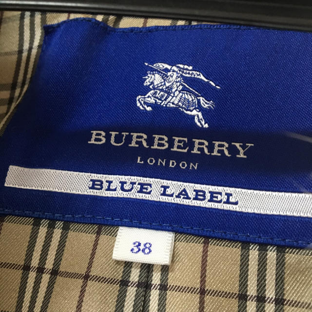 BURBERRY BLUE LABEL(バーバリーブルーレーベル)のBURBERRY BLUE LABEL コート レディースのジャケット/アウター(ピーコート)の商品写真