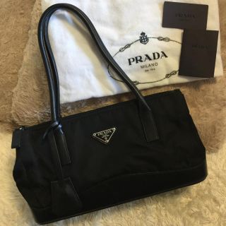 プラダ(PRADA)の【1216★1216さん専用】PRADA 黒 ショルダーバッグ (美品)(ショルダーバッグ)