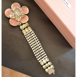 ミュウミュウ(miumiu)の最終値下 MIU MIU ﾐｭｳ ﾐｭｳ ﾌﾞﾚｽﾚｯﾄ お花 ﾋﾟﾝｸ(ブレスレット/バングル)