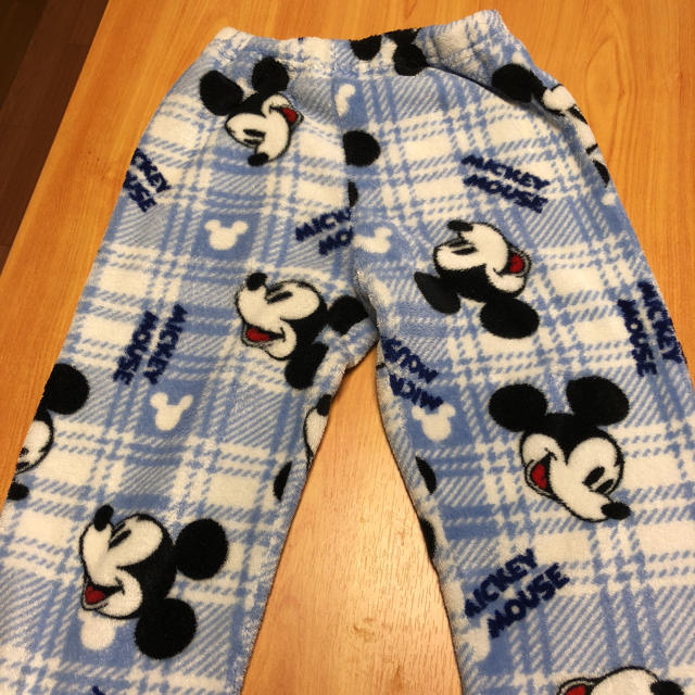 Disney(ディズニー)のミッキーのパジャマ‼️１２０サイズ‼️ キッズ/ベビー/マタニティのキッズ服男の子用(90cm~)(パジャマ)の商品写真