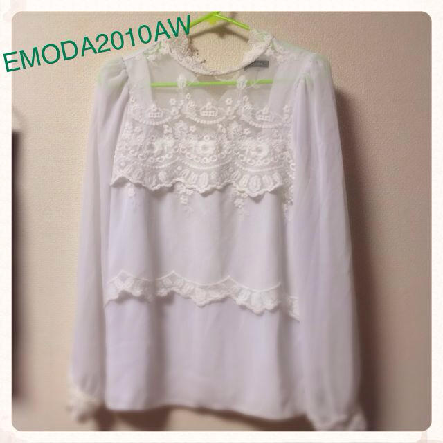 EMODA(エモダ)のEMODA 2010AWシフォンブラウス レディースのトップス(シャツ/ブラウス(長袖/七分))の商品写真