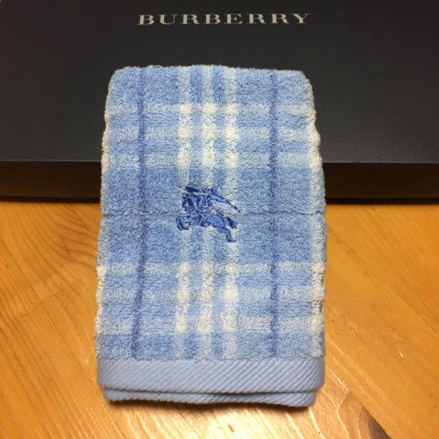 BURBERRY(バーバリー)の【未使用品】Burberry バーバリー タオル インテリア/住まい/日用品の日用品/生活雑貨/旅行(タオル/バス用品)の商品写真