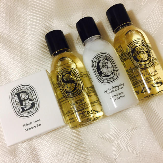 diptyque(ディプティック)のアメニティセット♡ 新品未使用 コスメ/美容のボディケア(バスグッズ)の商品写真