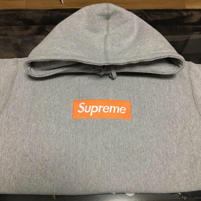 高評価なショップ supreme box logo hooded sweatshirt Mサイズ - トップス