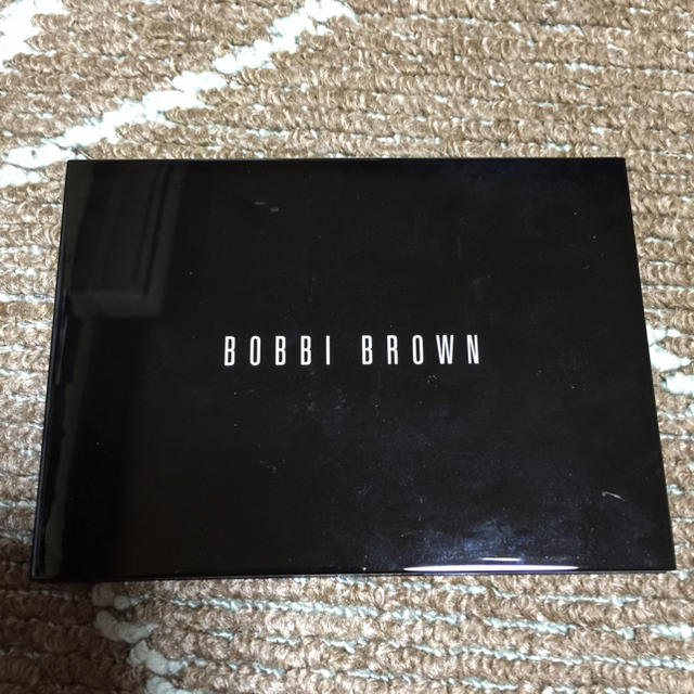 BOBBI BROWN(ボビイブラウン)のボビイブラウン アイシャドーチークパレット コスメ/美容のベースメイク/化粧品(アイシャドウ)の商品写真