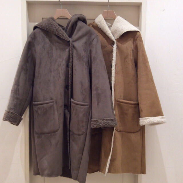 w closet(ダブルクローゼット)のwcloset ダブルクローゼット フェイクムートンコート モカ レディースのジャケット/アウター(ムートンコート)の商品写真