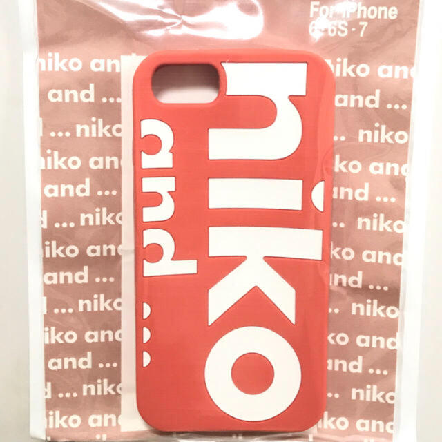 niko and...(ニコアンド)のSALE✨ 送料込み！人気色✨Niko and… シリコン スマホケース スマホ/家電/カメラのスマホアクセサリー(iPhoneケース)の商品写真