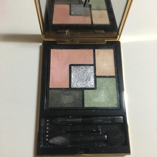 Yves Saint Laurent Beaute(イヴサンローランボーテ)のイヴ・サンローラン アイシャドウ コスメ/美容のベースメイク/化粧品(アイシャドウ)の商品写真