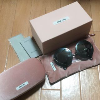 ミュウミュウ(miumiu)の！値下げ！miu miu ダブルハートサングラス 完売 人気 2017SS(サングラス/メガネ)