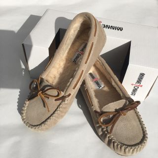 ミネトンカ(Minnetonka)の新品 ミネトンカ ボア モカシン サイズ8 25センチ(スリッポン/モカシン)