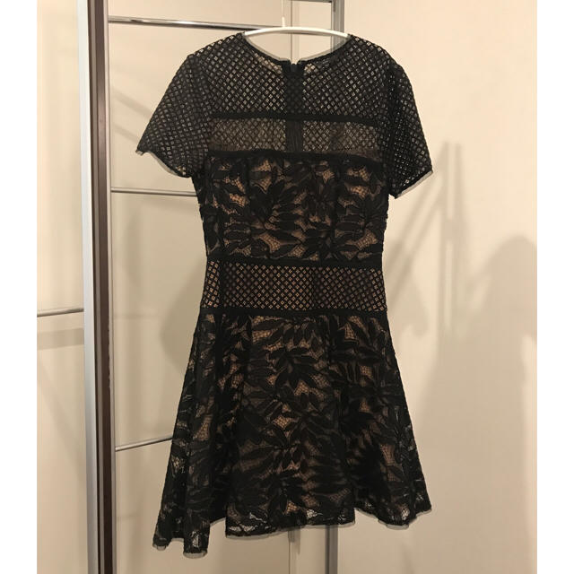 日本製/今治産 人気♡美品【BCBG MAXAZRIA】総レース ブラック Aライン