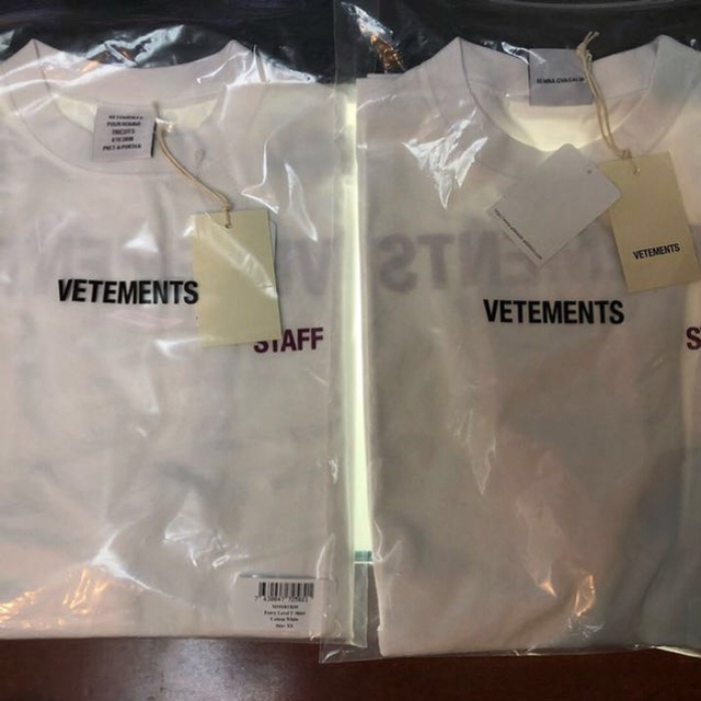 Balenciaga(バレンシアガ)のまりあ＠売り切り希望様専用 vetements staff  2018ss XS メンズのトップス(Tシャツ/カットソー(半袖/袖なし))の商品写真