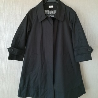 新品未使用品ラコステスプリング黒コート(ラグラン袖)
