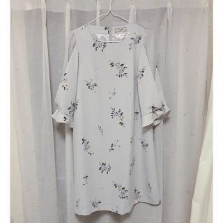 ノエラ(Noela)の【本日限りの出品】Noela 花柄ワンピース(ミニワンピース)