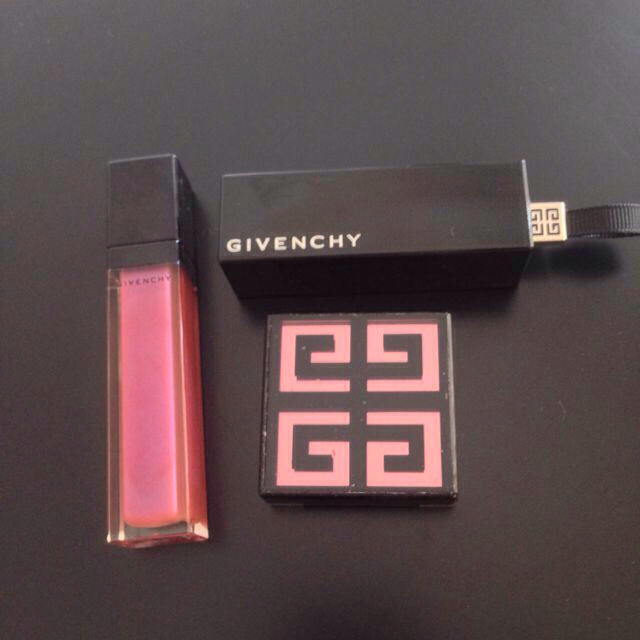 GIVENCHY(ジバンシィ)の送料無料 ジバンシーメイク3点セット コスメ/美容のベースメイク/化粧品(その他)の商品写真