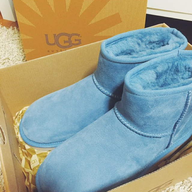 UGG(アグ)の【今だけ値下げ】UGGムートン ドルフィンブルー レディースの靴/シューズ(ブーツ)の商品写真