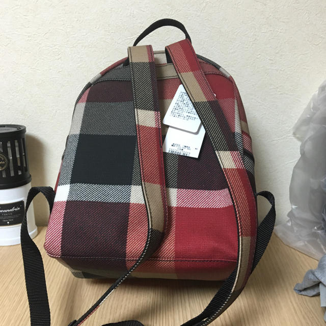 BURBERRY BLUE LABEL(バーバリーブルーレーベル)の新品ブルーレーベルクレストブリッジリュック♥︎レッド レディースのバッグ(リュック/バックパック)の商品写真