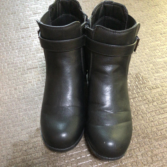 黒 ショートブーツ 美品 レディースの靴/シューズ(ブーツ)の商品写真
