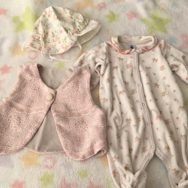 babyGAP(ベビーギャップ)の女の子 新品2点5800円分込み まとめ売り キッズ/ベビー/マタニティのベビー服(~85cm)(ジャケット/コート)の商品写真