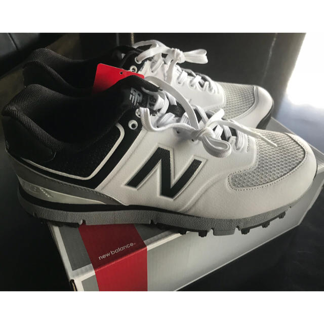 New Balance(ニューバランス)のニューバランス ゴルフシューズ US9.5 4E 白/黒 27.5cm スポーツ/アウトドアのゴルフ(シューズ)の商品写真