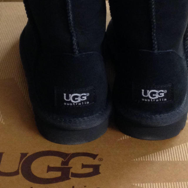 UGG(アグ)の新品 UGG クラシックトール ブラック US9 レディースの靴/シューズ(ブーツ)の商品写真