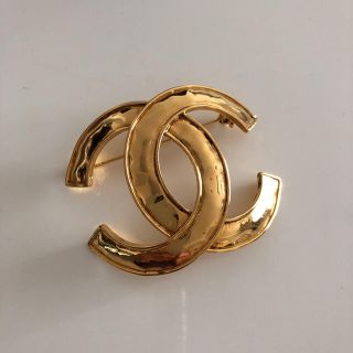 シャネル(CHANEL)の【美品】CHANEL ビンテージ ブローチ ゴールド (ブローチ/コサージュ)