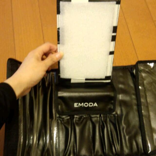 EMODA(エモダ)の値下げ☆EMODAメイクポーチ レディースのファッション小物(ポーチ)の商品写真