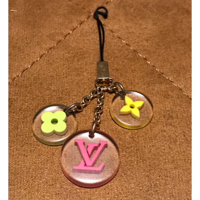 LOUIS VUITTON(ルイヴィトン)のルイヴィトン ストラップ 値下げ スマホ/家電/カメラのスマホアクセサリー(ストラップ/イヤホンジャック)の商品写真