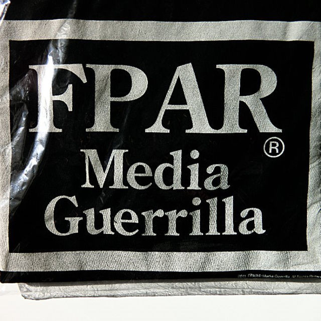 FPAR Media Guerrilla size 01　TEE 1