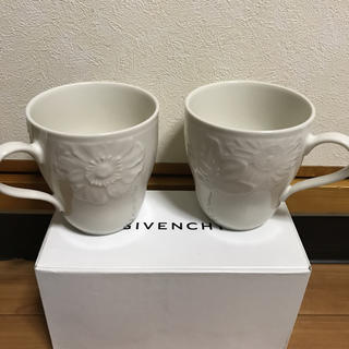 ジバンシィ(GIVENCHY)のジバンシイのペアマグカップ☆新品未使用☆(グラス/カップ)