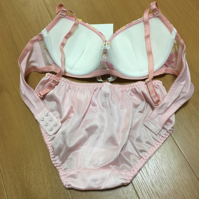 【新品】ブラ&ショーツ👙 レディースの下着/アンダーウェア(ブラ&ショーツセット)の商品写真