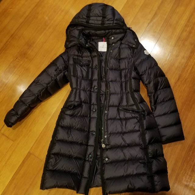 春新作の MONCLER MONCLER エルミンヌ ブラック 1 ジャリ - ダウン