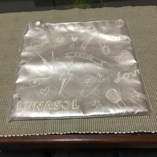 LUNASOL(ルナソル)のルナソル ポーチ レディースのファッション小物(ポーチ)の商品写真
