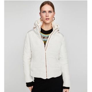 ザラ(ZARA)のZara basic outerwear 隠しフード付ジャケット 白(ダウンジャケット)