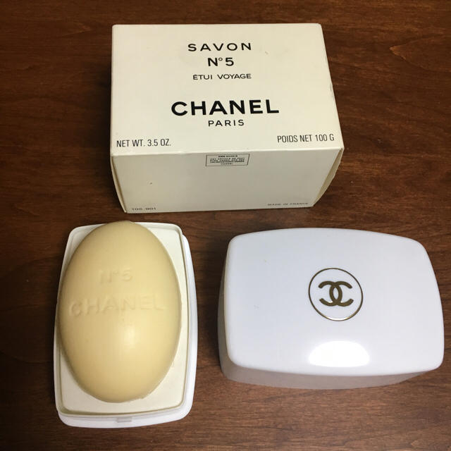 CHANEL(シャネル)のCHANEL No5 石鹸 ソープケース付き コスメ/美容のボディケア(ボディソープ/石鹸)の商品写真