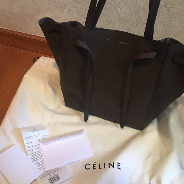 celine(セリーヌ)の日本未発売 celine 新色 カバ ファントム✨ レディースのバッグ(トートバッグ)の商品写真