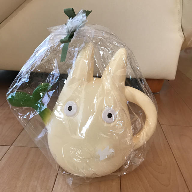 となりのトトロ 小 ジョーロ エンタメ/ホビーのおもちゃ/ぬいぐるみ(キャラクターグッズ)の商品写真