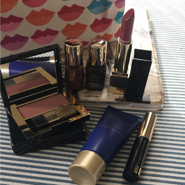 Estee Lauder(エスティローダー)のエスティローダー トラベルセット人気美容液入り コスメ/美容のキット/セット(サンプル/トライアルキット)の商品写真