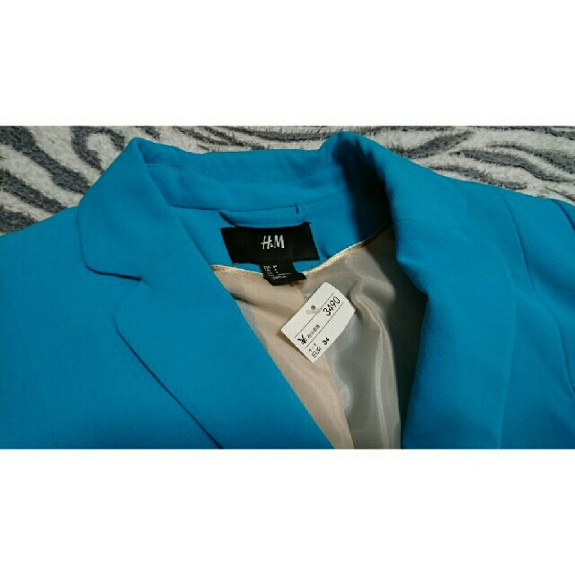 H&M(エイチアンドエム)のH&M テーラードジャケット 新品タグ付 定価￥3490 レディースのジャケット/アウター(テーラードジャケット)の商品写真