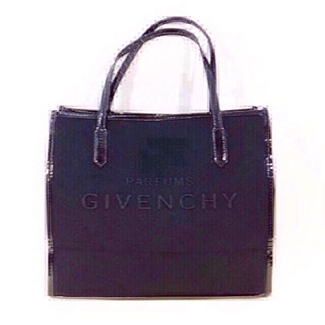 GIVENCHY(ジバンシィ)のGIVENCHY 一週間限定値下げ レディースのバッグ(トートバッグ)の商品写真