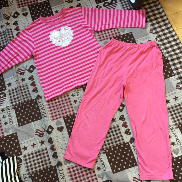 パジャマ 上下セット 140 キッズ/ベビー/マタニティのキッズ服女の子用(90cm~)(パジャマ)の商品写真